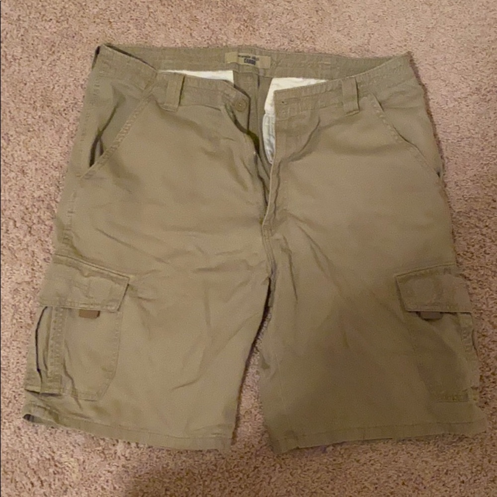 Wrangler khaki shorts